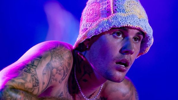 Surpriză pentru fanii lui Justin Bieber! Cum se simte artistul la două luni după ce un virus i-a paralizat jumătate din față