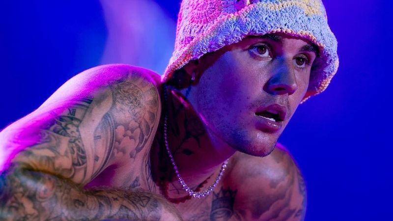 Surpriză pentru fanii lui Justin Bieber! Cum se simte artistul la două luni după ce un virus i-a paralizat jumătate din față