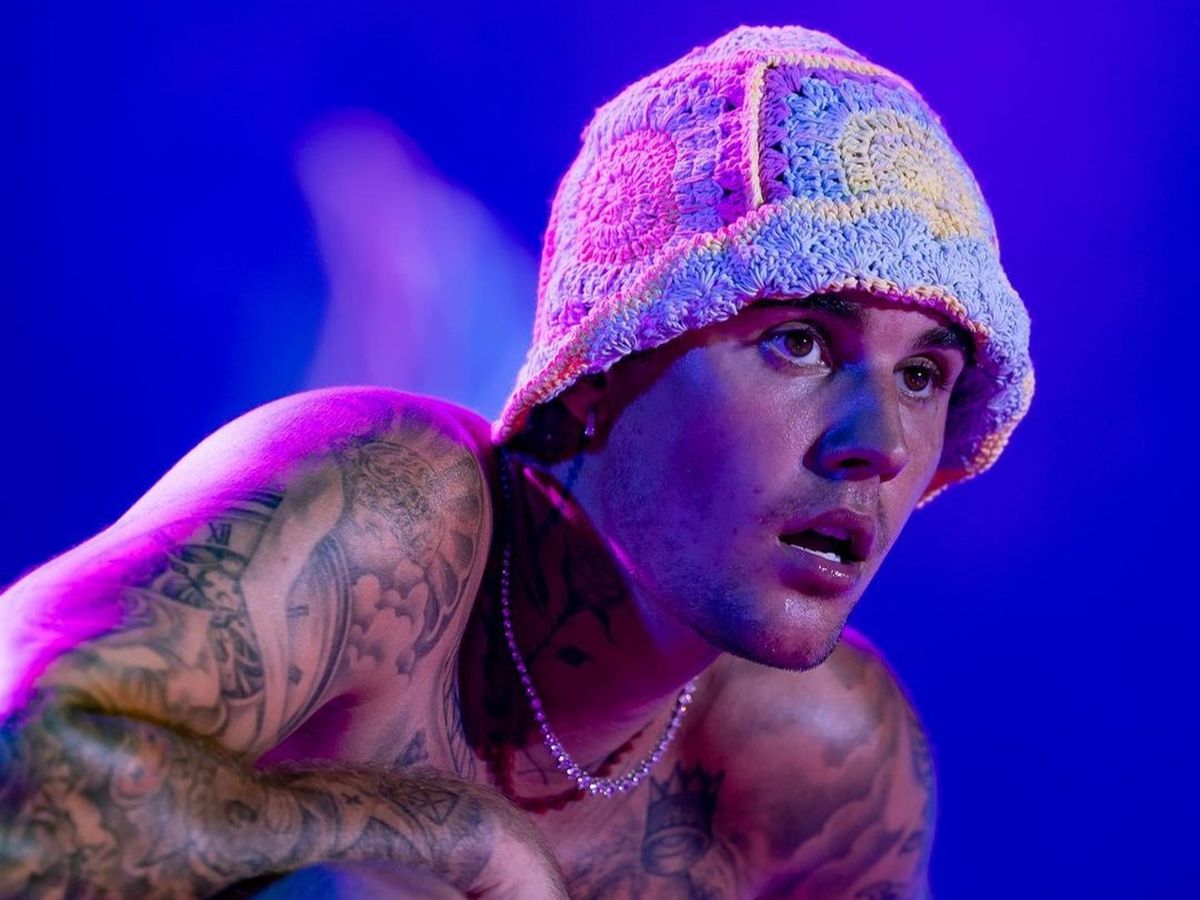 Surpriză pentru fanii lui Justin Bieber! Vezi aici cum se simte artistul la două luni după ce un virus i-a paralizat jumătate din față