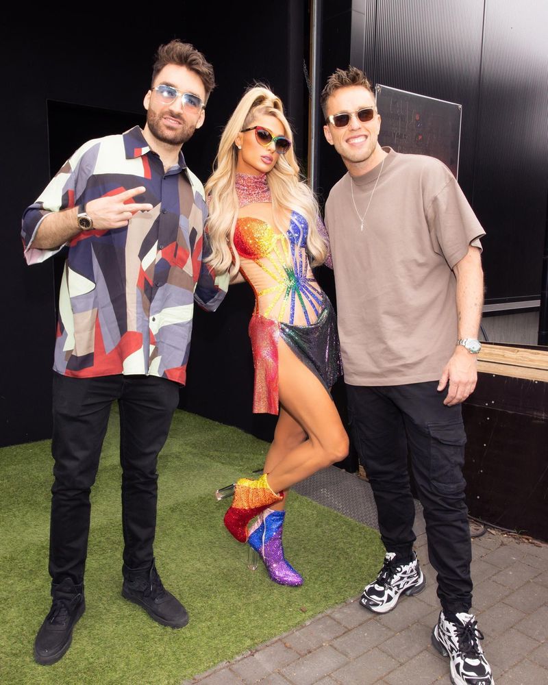 Dj Paris Hilton face un super show la Tomorrowland! Vezi în ce ținută a electrizat mulțimea vedeta reality-show-lui „The Simple Life”