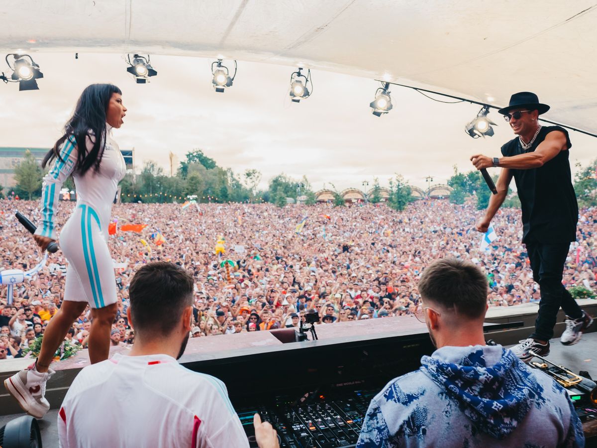 INNA, primul artist român pe scena de la Tomorrowland în fața a 200 000 de oameni      