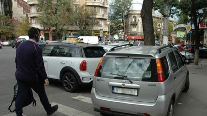 Codul Rutier 2022: Ce amendă primeşti pentru parcarea neregulamentară?