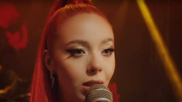 Olivia Addams lansează o variantă live a piesei „Răsărit Perfect”