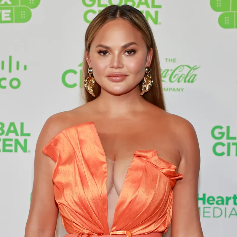 Chrissy Teigen și John Legend așteaptă al treilea copil. Modelul a făcut anunțul pe Instagram: „Mă simt uimitor și plină de speranță”