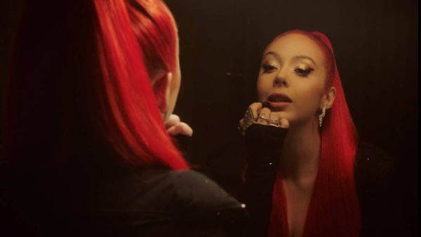 OLIVIA ADDAMS - Rasarit Perfect