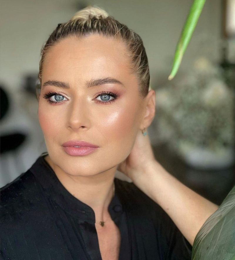 Laura Cosoi,imagini emoționante cu familia sa, la malul mării