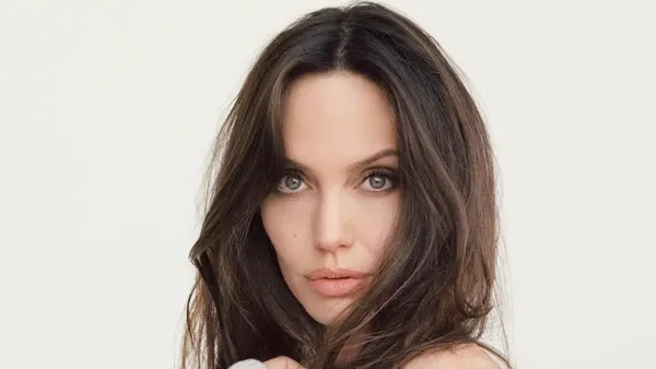 După despărțirea de Brad Pitt, Angelina Jolie a recunoscut că are un nou crush. Despre ce bărbat misterios este vorba