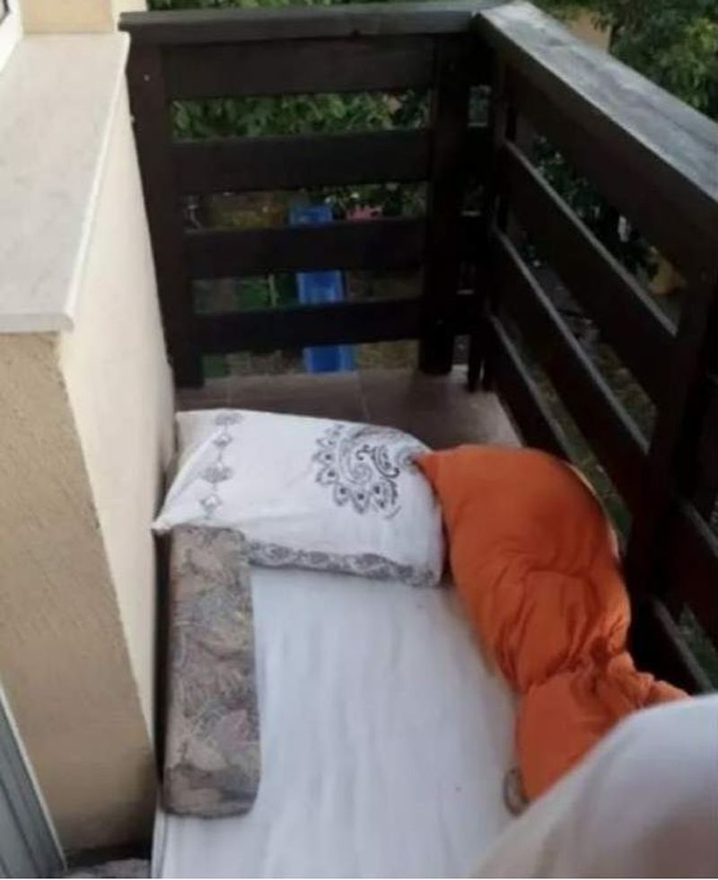 Balconul unui apartament din Cluj, viral pe internet.