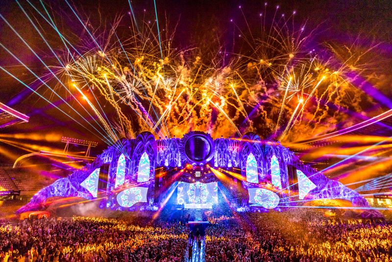 Bătaie la UNTOLD 2022, în fața scenei la concertul lui David Guetta