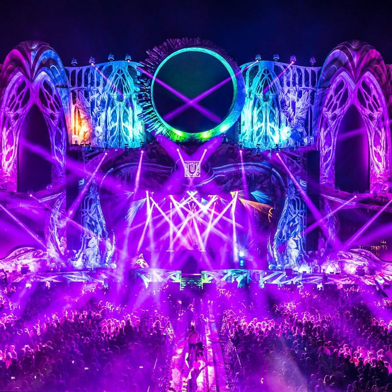 Bătaie la UNTOLD 2022, în fața scenei la concertul lui David Guetta