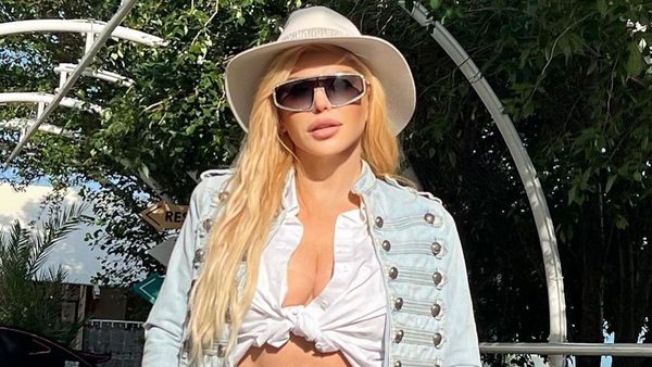 Loredana Groza, o nouă apariție incendiară din dormitor! Fotografia a strâns mii de aprecieri