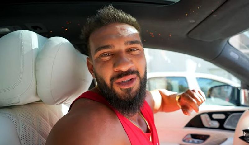 Dorian Popa își face implant de păr