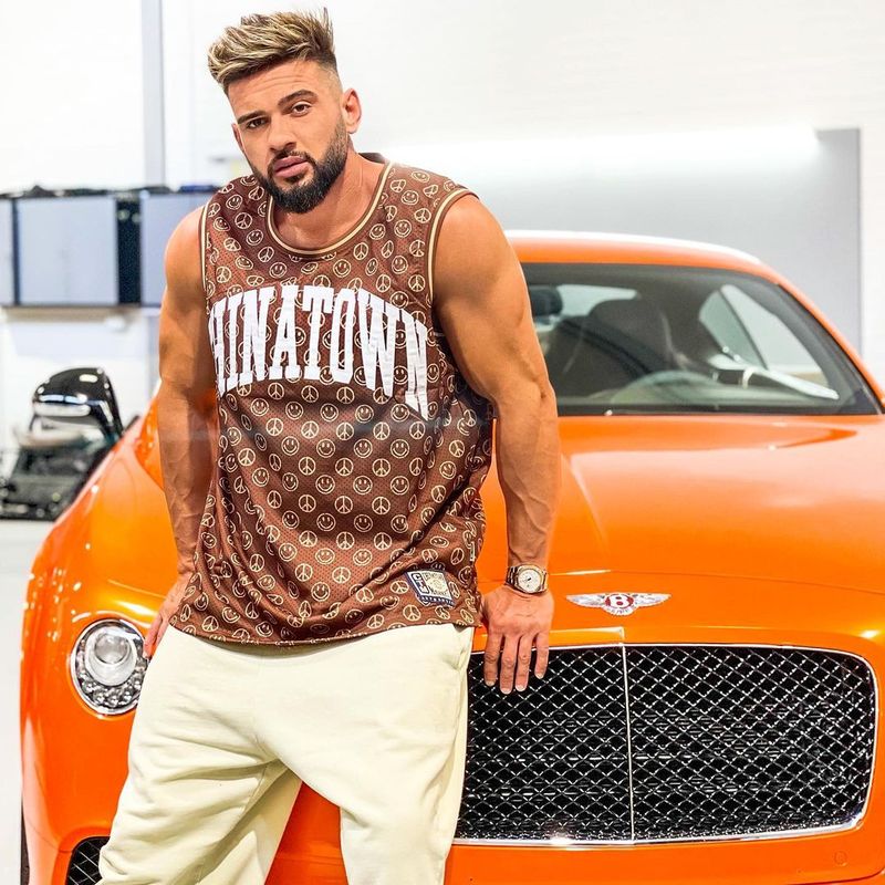 Dorian Popa își face implant de păr