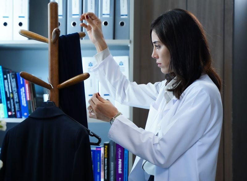 În această seară, de la 20:00, Marea Premieră a serialului de succes “Infidelul”! Asya, punct și de la capăt