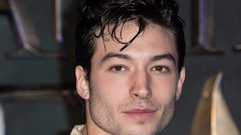 Ezra Miller a recunoscut că are probleme de sănătate mintală: &bdquo;Vreau să-mi cer scuze tuturor&rdquo;! Actorul a fost arestat &icirc;n repetate r&acirc;nduri