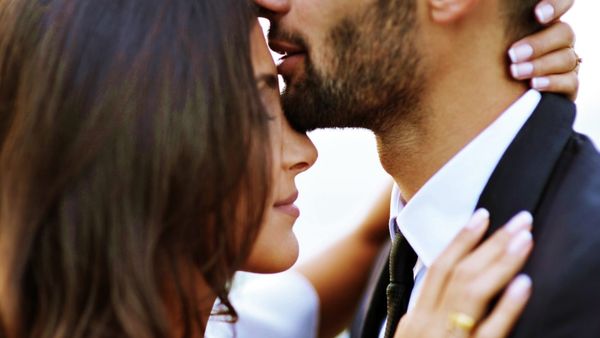 Bancul zilei de joi, 18 august 2022: Romantismul nu funcționează în orice cuplu: „Ce-ai păţit, de ce plângi?”