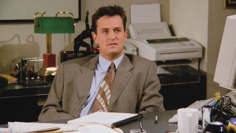 Matthew Perry &icirc;și serbează ziua de naștere pe 19 august! C&acirc;ți ani &icirc;mplinește Chandler Bing din Friends