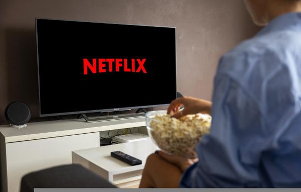 Filme și seriale Netflix septembrie 2022: Ce surprize vom avea parte &icirc;n prima lună de toamnă?