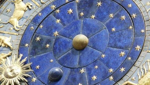 Horoscop zilnic 23 august 2022. Săgetătorii experimentează schimbări la locul de muncă