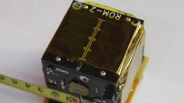 Șase elevi români au creat ROM-2, al doilea satelit românesc. Când urmează să fie lansat