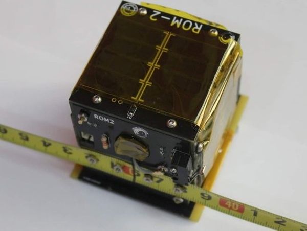 Șase elevi rom&acirc;ni au creat ROM-2, al doilea satelit rom&acirc;nesc. C&acirc;nd urmează să fie lansat