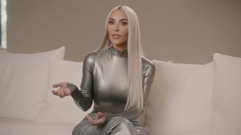 Kim Kardashian și Sylvester Stallone, trași la răspundere pentru că nu respectă restricțiile de apă din California