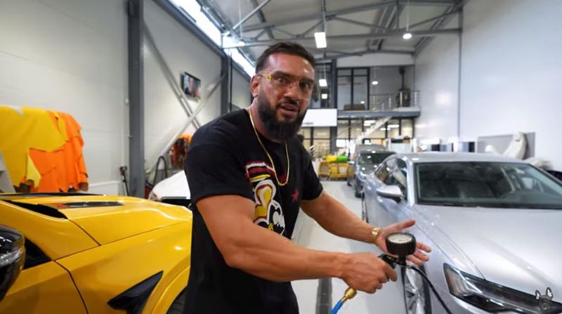 Dorian Popa, furat în timpul unui concert! Ce au luat hoții de la mașina artistului: „De ce e furăciune? Du-te, muncește!”