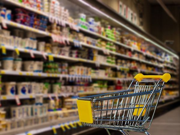 Bancul zilei de luni, 29 august 2022: Un bărbat abordează o femeie foarte frumoasă &icirc;ntr-un hipermarket: &bdquo;Nu vă supărați&rdquo;