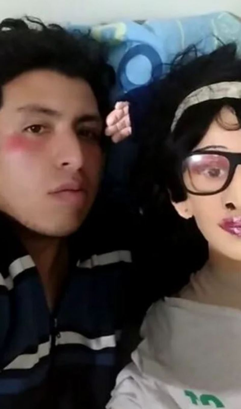 Un bărbat are o relație cu o păpușă și plănuiește să se căsătorească cu ea