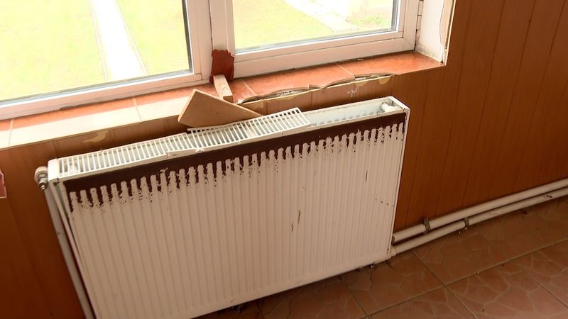 Copiii din comuna Laloşu sunt dornici sa înveţe şi îşi doresc condiţii decente la şcoala lor din comună 