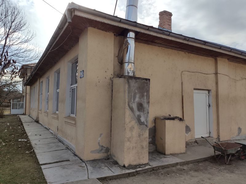 Copiii din comuna Laloşu sunt dornici sa înveţe şi îşi doresc condiţii decente la şcoala lor din comună 