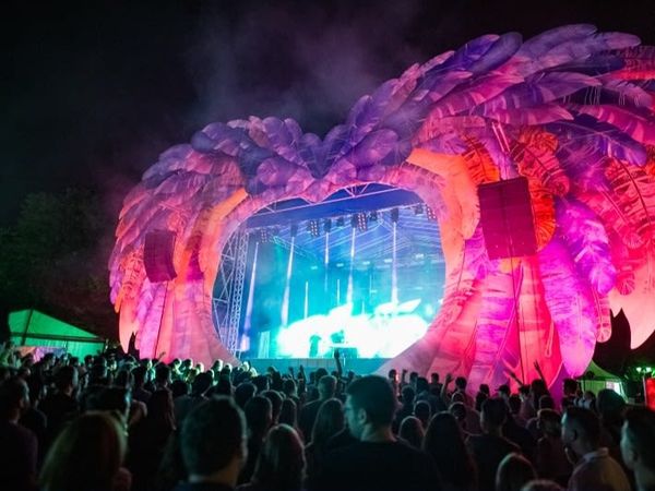Jessie Ware, Years and Years, Vița de Vie și Vama, printre artiștii care vor urca pe scena festivalului Fall In Love 2022! C&acirc;nd va avea loc evenimentul