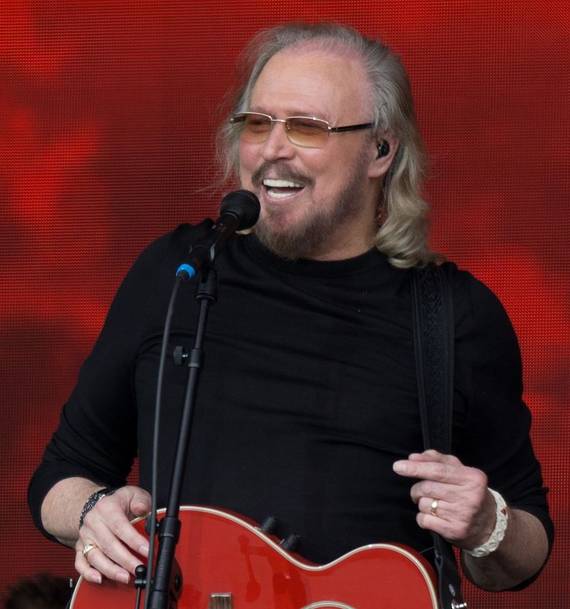 1 septembrie 2022: Barry Gibb împlinește 76 de ani. Cele mai cunoscute melodii ale super-starului britanic
