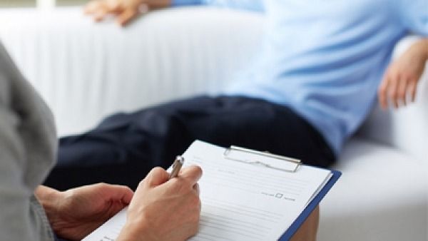 Bancul zilei de luni, 5 septembrie 2022: Un bărbat se prezintă la doctorul psihiatru