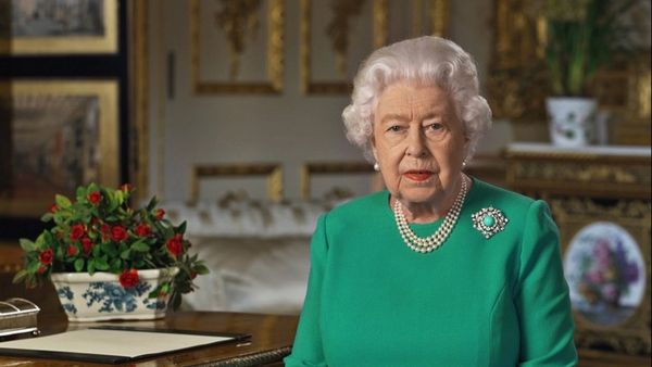 Ultimele imagini surprinse cu Regina Elisabeta a II-a în viață! Cum arăta Suverana cu 2 zile în urmă