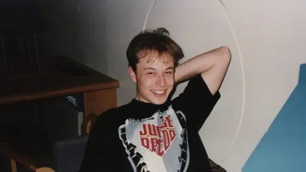 Fosta iubită a lui Elon Musk scoate la licitație amintirile din anii de studenție ale miliardarului. Vezi imagini cu antreprenorul de pe vremea c&acirc;nd &icirc;ncă nu cunoscuse succesul