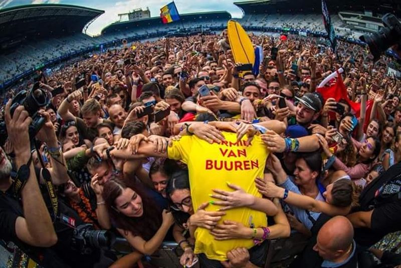 Concertul lui Armin van Buuren din Bucureşti a fost anulat. Intrarea era liberă