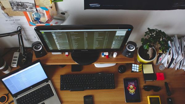 13 septembrie 2022. Ziua Internațională a Programatorilor. Ce salariu are un programator &icirc;n Rom&acirc;nia?!