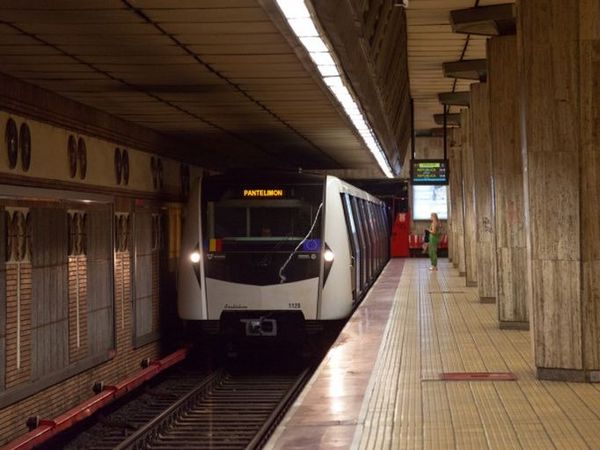 Bancul zilei de miercuri, 14 septembrie 2022. O fetiță &icirc;n metrou