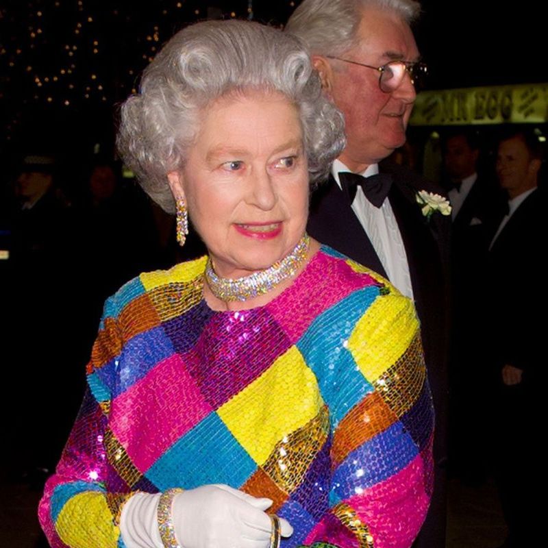 Regina Elisabeta a II-a a participat la un eveniment într-o ținută șocantă, plină de paiete: „Încercăm să o punem puțin în evidență”