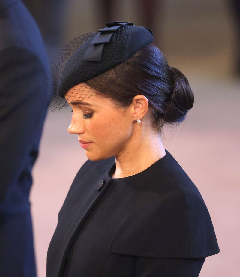 Kate Middleton și Meghan Markle, emoționate la cortegiul funerar al Reginei Elisabeta a II-a. Cum au fost fotografiate
