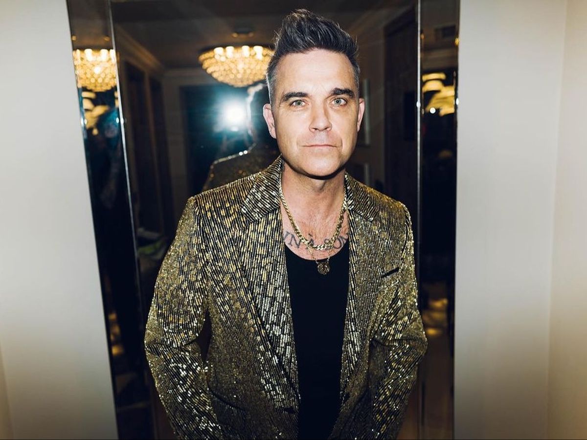Robbie Williams a doborât recordul lui Elvis Presley! Cântărețul a ajuns pe primele locuri în clasamentele muzicale din Marea Britanie