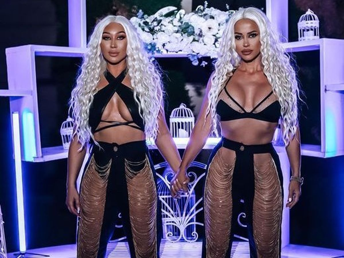 Cât de bine arată și seamănă Xonia și Anda Adam! Parcă ar fi gemene! Cele două artiste au pregătit o surpriză de proporții pentru fani!  