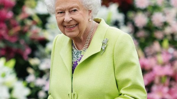 Regina Elisabeta a II-a nu purta niciodată aceeași ținută de două ori. Vezi ce se va întâmpla cu hainele purtate de Majestatea Sa