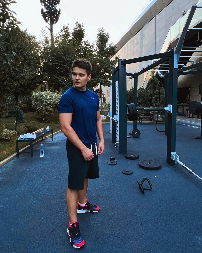 Vloggerul Selly vorbește despre avantajele și dezavantajele statutului de influencer. Care este prețul succesului?