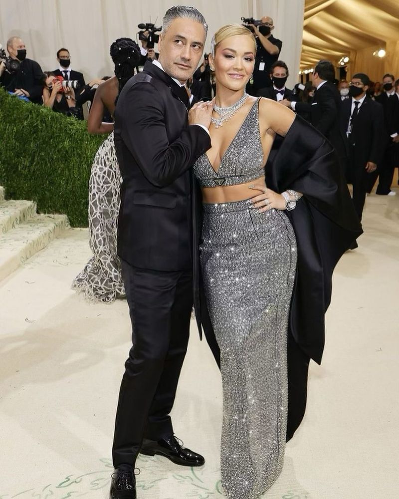 Rita Ora s-a căsătorit în secret! Cântăreața și Taiki Waititi au decis sa facă pasul cel mare după doar un an de relație 
