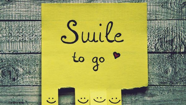 Bancul zilei de vineri, 23 septembrie 2022: Două tipe foarte frumoase discută în club