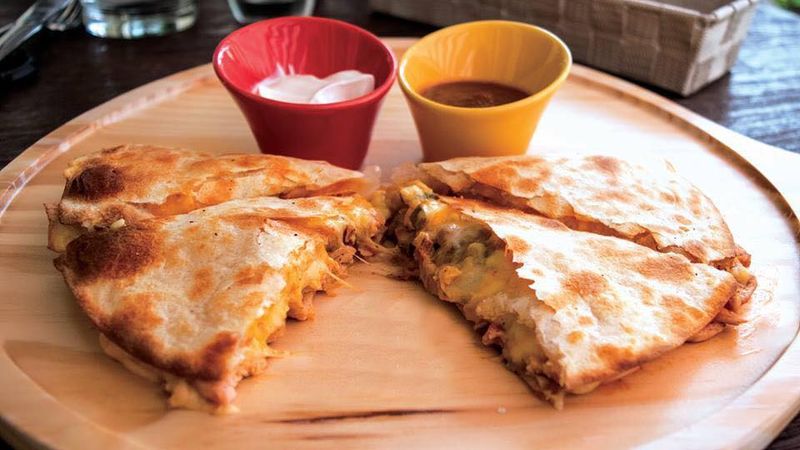 25 septembrie 2022: Ziua Quesadilla. O rețetă ingenioasă pe care o poţi &icirc;ncerca la tine acasă