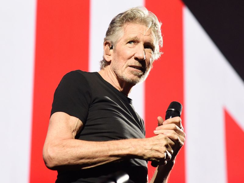 Roger Waters i-a adresat președintelui rus Vladimir Putin o scrisoare deschisă în care îi cere asigurări că nu va folosi armele nucleare 