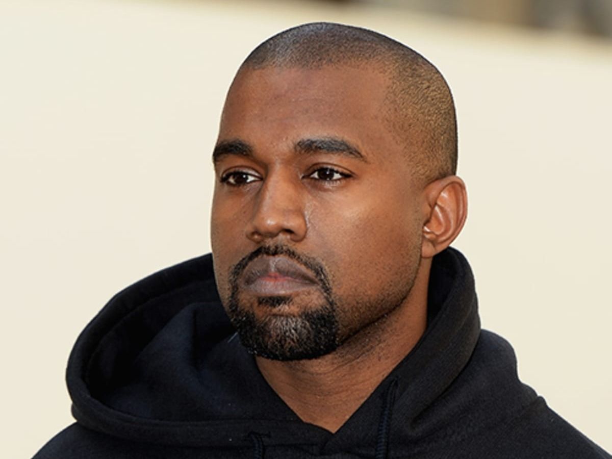 Kanye West, apariție extravagantă la London Fashion Week